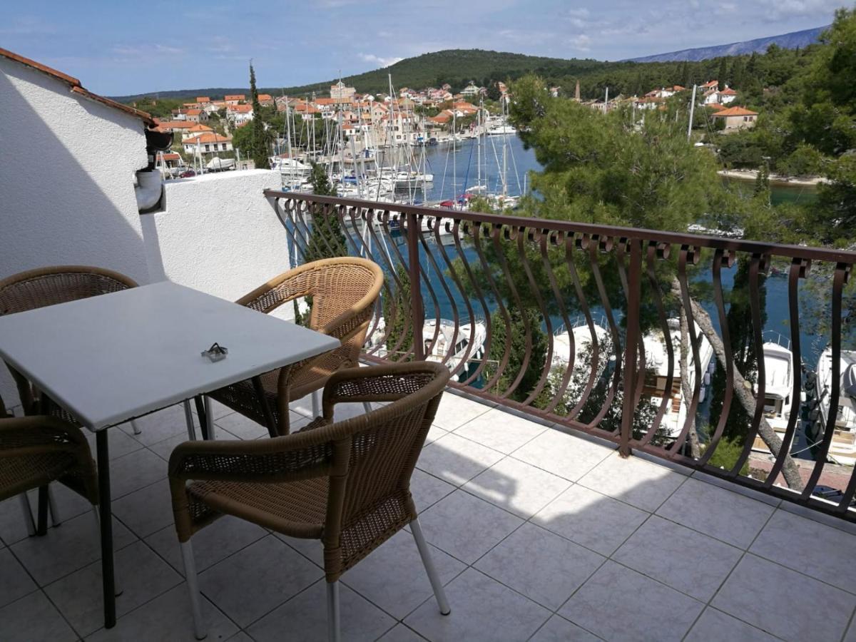 Ivanka Apartments Vrboska Exteriör bild