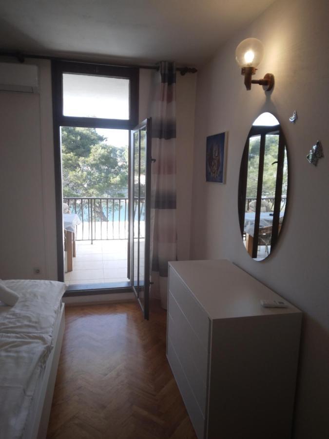 Ivanka Apartments Vrboska Rum bild