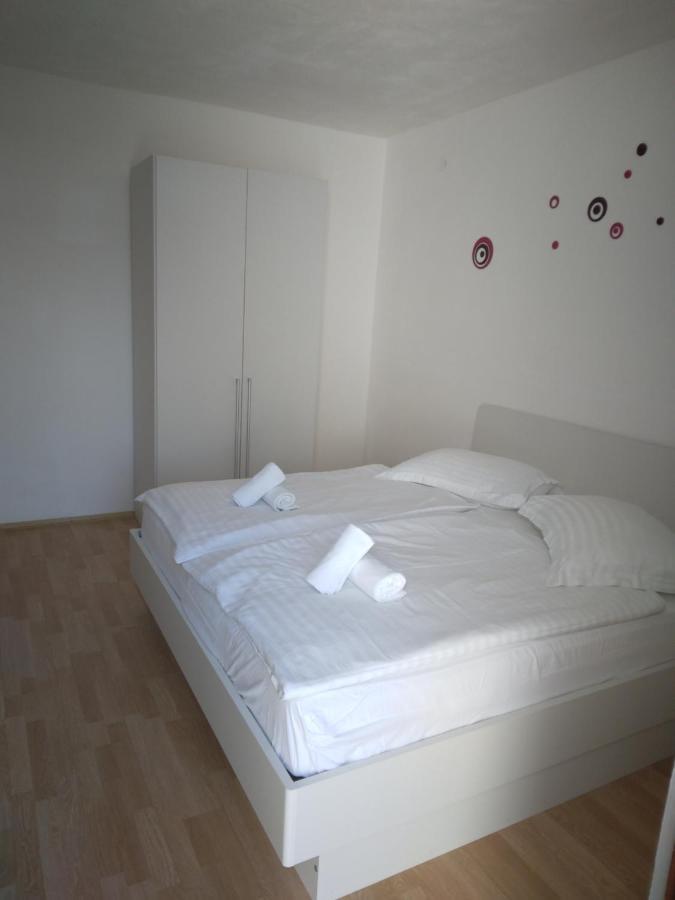 Ivanka Apartments Vrboska Rum bild
