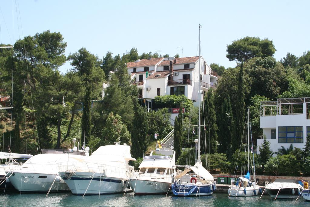 Ivanka Apartments Vrboska Rum bild